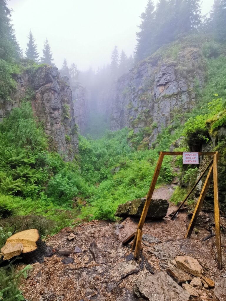 ns horní blatná, vlčí jámy