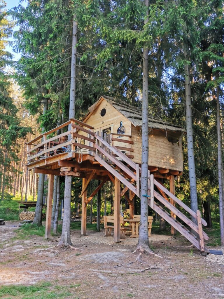 treehouse ralsko ubytování v přírodě